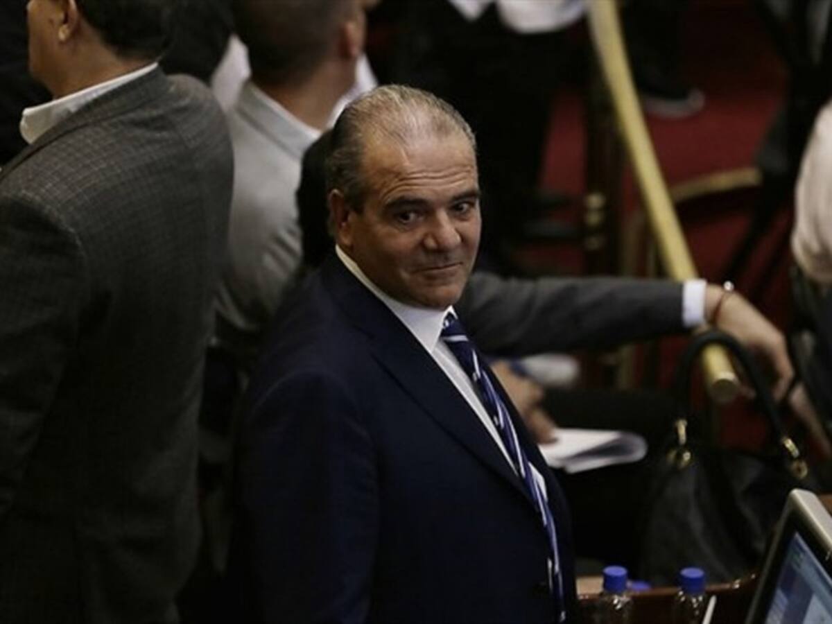 Carlos Felipe Mejía reaparece con el libro: ‘Aerocafé, una historia que contar’