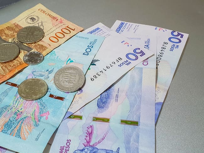 Imagen de referencia de dinero en Colombia. Foto: Getty Images.