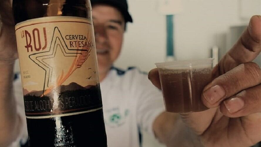 La invitación de excombatientes de las Farc para tomar 'una pola' por la paz. Foto: Cortesía: cerveza Alternativa y cerveza La Roja