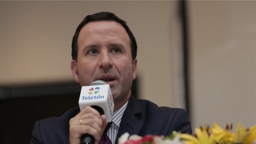 Esposa de Felipe Arias publica fotografía junto al presentador y da parte de tranquilidad. Foto: Colprensa