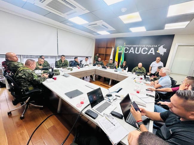 Al consejo de seguridad realizado en Popayán asistieron autoridades regionales y municipales, Fuerzas Militares y otras entidades. Crédito: Gobernación del Cauca.
