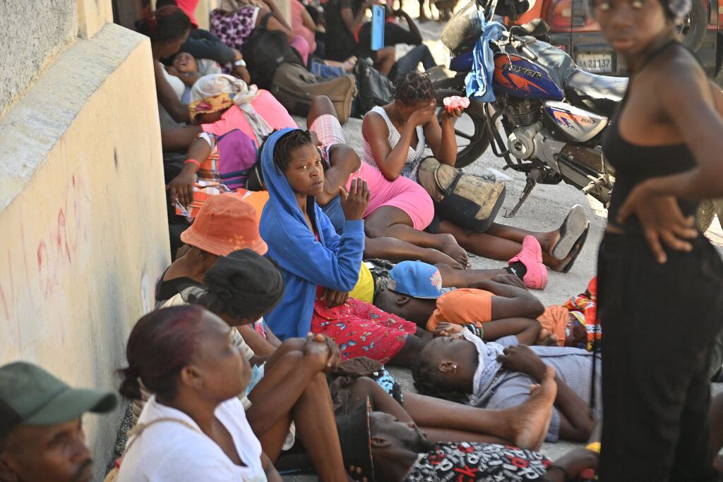 Familias huyendo en Haití. (Foto: RICHARD PIERRIN/AFP via Getty Images)
