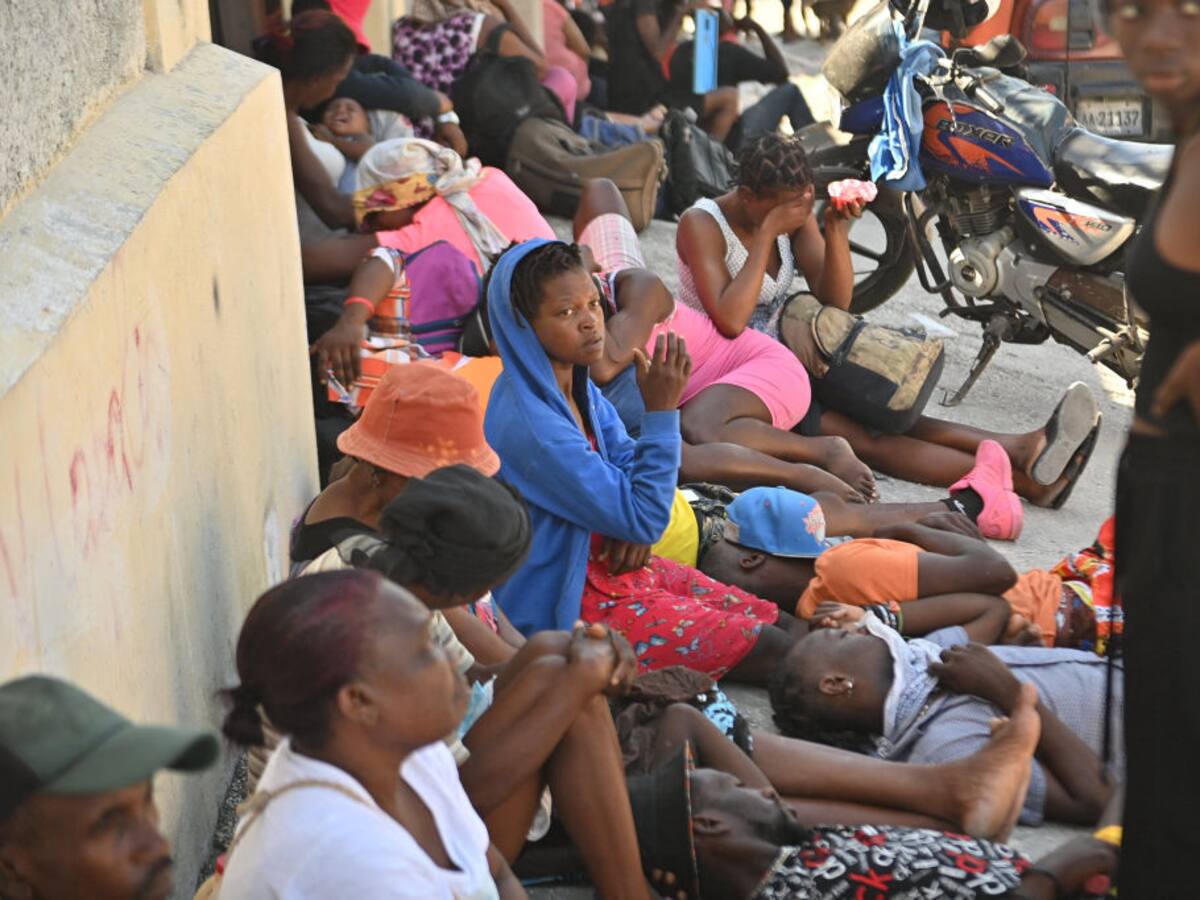 Familias huyen de sus casas en Puerto Príncipe después de ataques en diferentes barrios