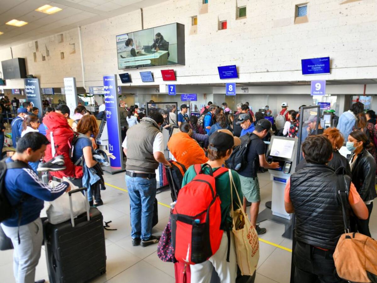 Perú reanudó operaciones en aeropuertos tras protestas contra Boluarte