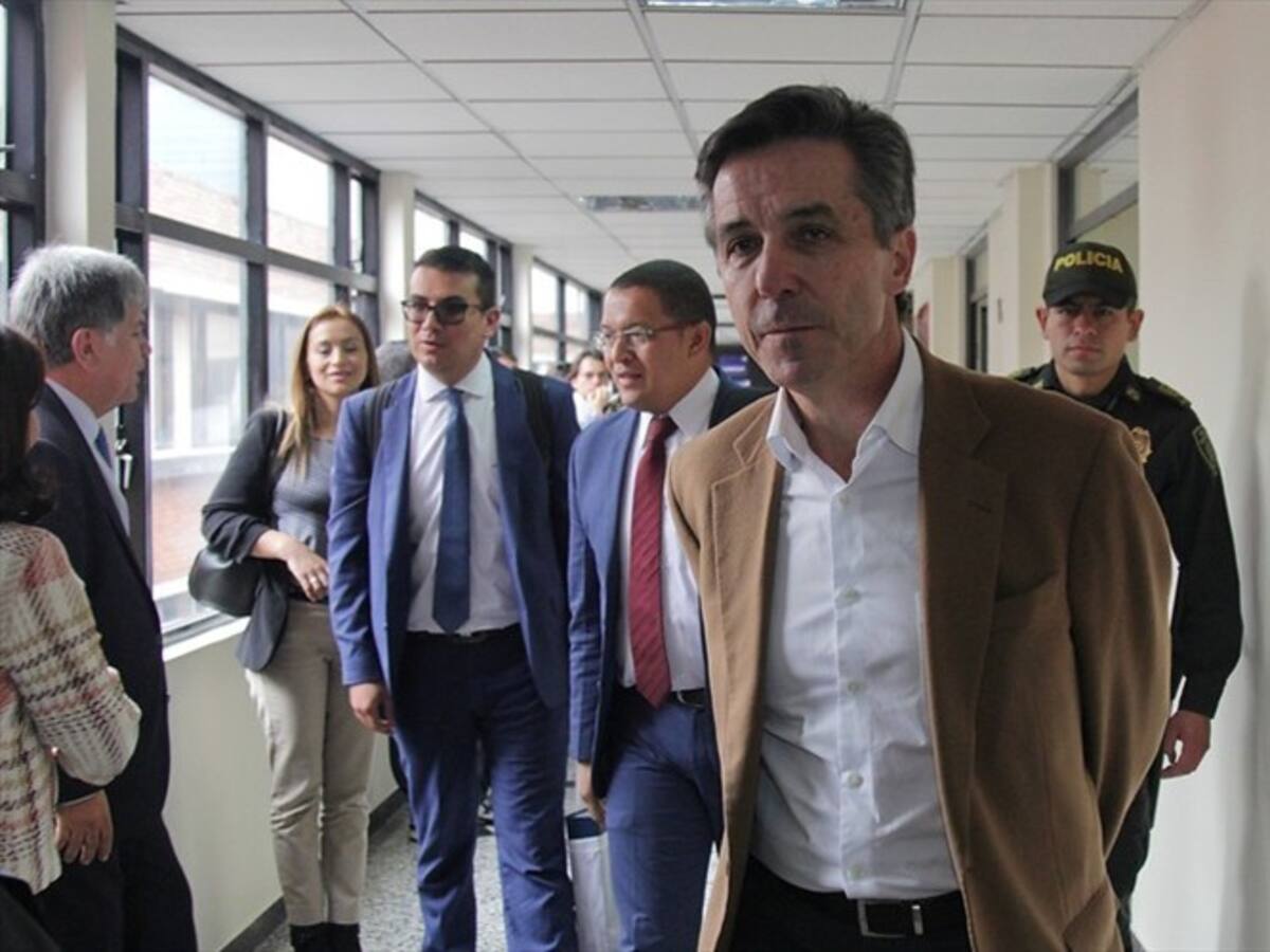 Procuraduría ordena pruebas en investigación contra Roberto Prieto