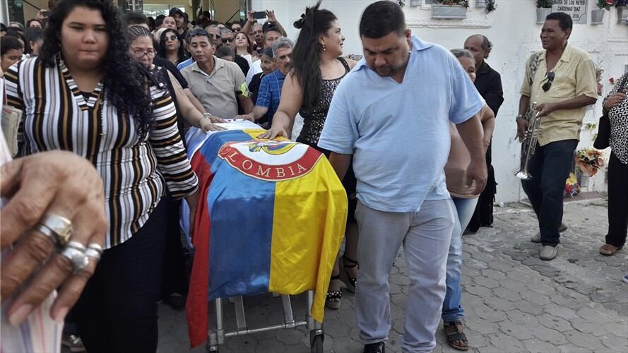 Con música, así se vivió el sepelio del compositor, Adolfo Echeverría. Foto: Cortesía