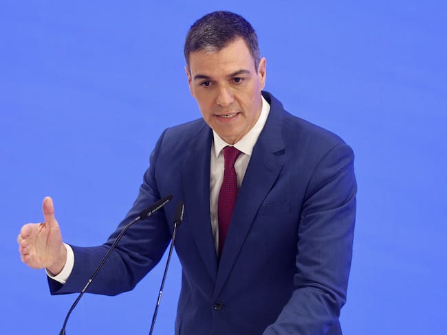 MADRID, 26/01/2024.- El presidente del gobierno, Pedro Sánchez, participa en el acto “Sostenibilidad social: diseñar hoy el turismo del mañana” en el estand de Turespaña en FITUR este viernes. EFE/Rodrigo Jiménez / POOL