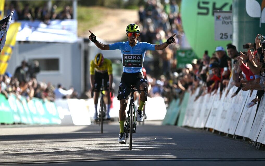 Daniel Martínez supera a Remco Evenepoel en la última etapa de la Vuelta a Algarve / Dario Belingheri - Getty Images
