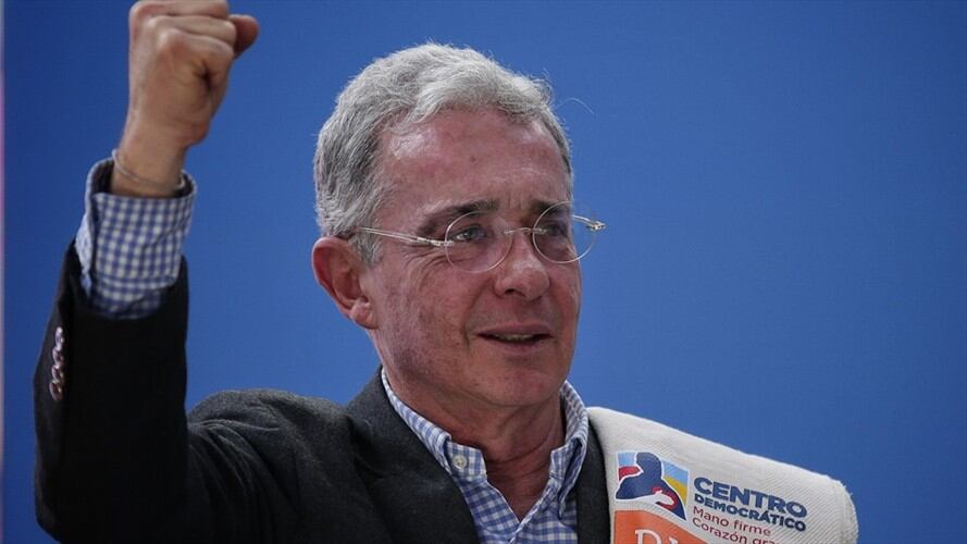 Uribe Vélez debate con estudiantes en el Senado. Foto: Colprensa