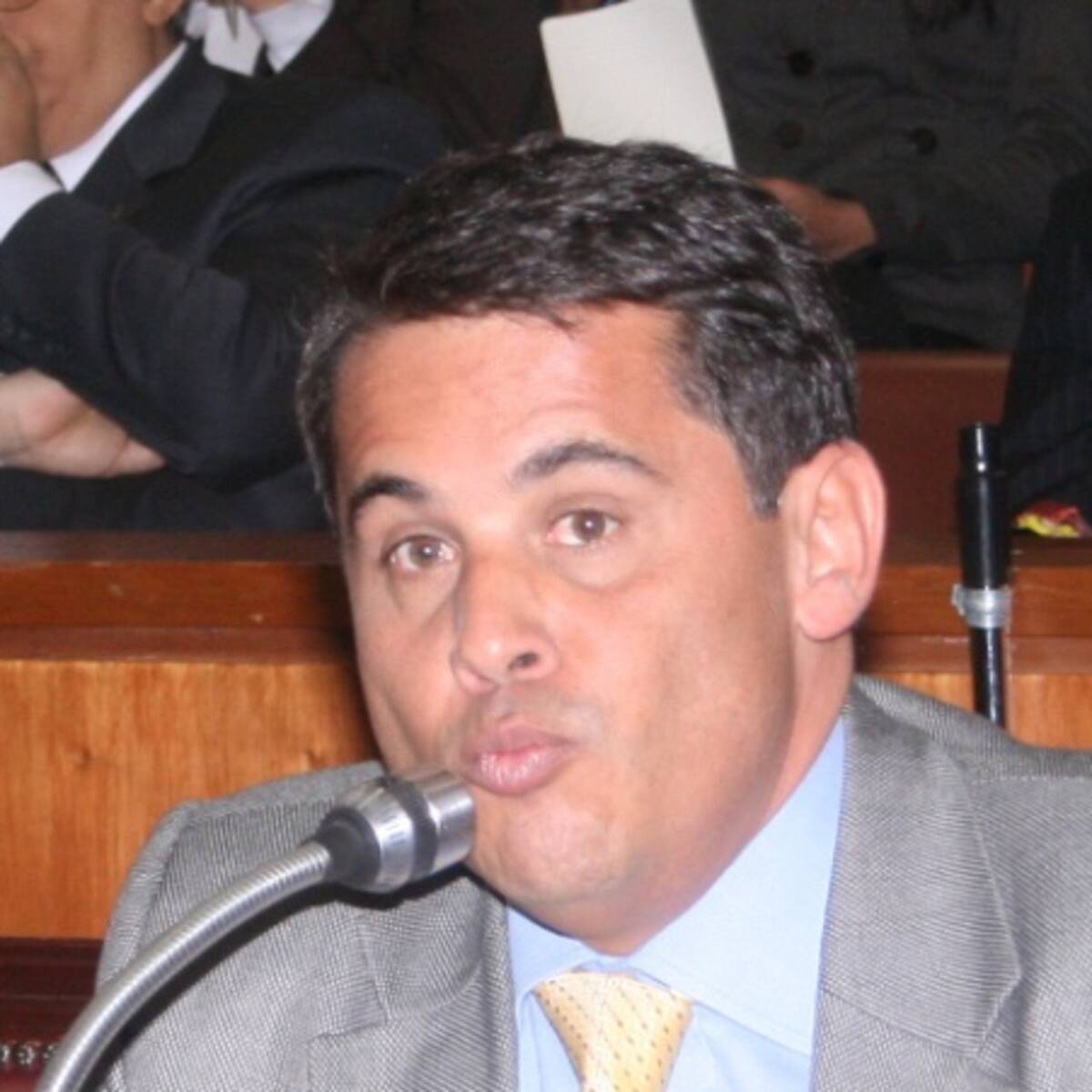 Exsenador Carlos Ferro a juicio por presuntamente quitarle el sueldo a un miembro de su UTL