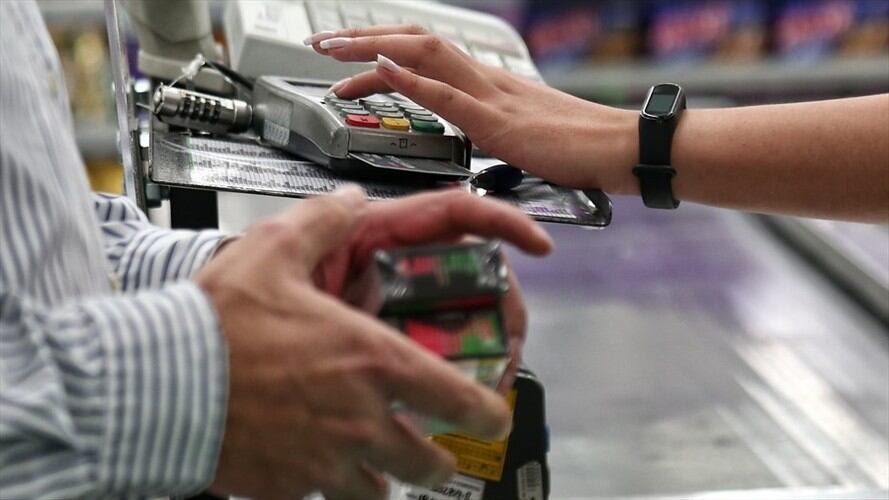 Dian espera que, al finalizar primer día sin IVA, se logren ventas por 5 billones de pesos. Foto: Colprensa