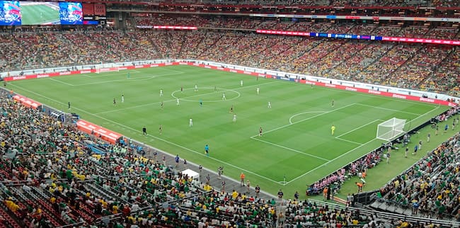 AMDEP3544. GLENDALE (ESTADOS UNIDOS), 30/06/2024.- Fotografía del partido entre México y Ecuador este domingo, por el grupo B de la Copa América 2024, en el estadio State Farm en Glendale, (Az, EE.UU.). EFE/ Claudia Aguilar
