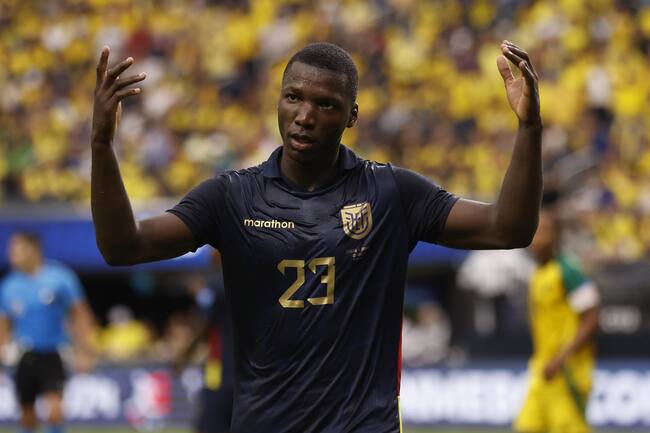 Paradise (United States), 26/06/2024.- Ecuador midfielder Moises Caicedo gestures to the crowd during the second half of the CONMEBOL Copa America 2024 group B match between Ecuador and Jamaica, in Paradise, Nevada, USA, 26 June 2024. EFE/EPA/CAROLINE BREHMAN
