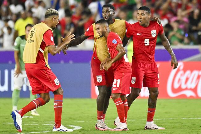 Orlando (United States), 02/07/2024.- Panama players celebrate the win over Bolivia during the CONMEBOL Copa America 2024 group C match between Bolivia and Panama, in Orlando, Florida, United States, 01 July 2024. (Estados Unidos) EFE/EPA/MIGUEL RODRIGUEZ