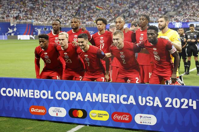 Atlanta (United States), 21/06/2024.- Canada starting eleven before the start of the CONMEBOL Copa America 2024 group A soccer match between Argentina and Canada, in Atlanta, Georgia, USA, 20 June 2024. EFE/EPA/ERIK S. LESSER