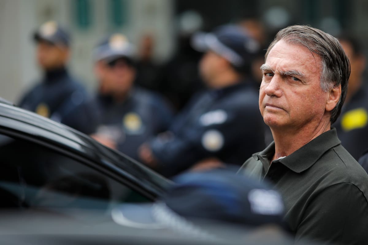 Bolsonaro abandonó temporalmente su sitio de reclusión para una cirugía en Navidad