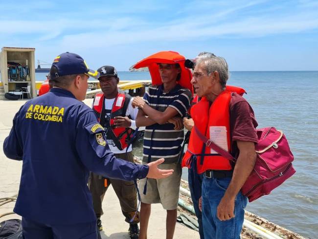 Rescate de las cinco personas/ Armada de Colombia