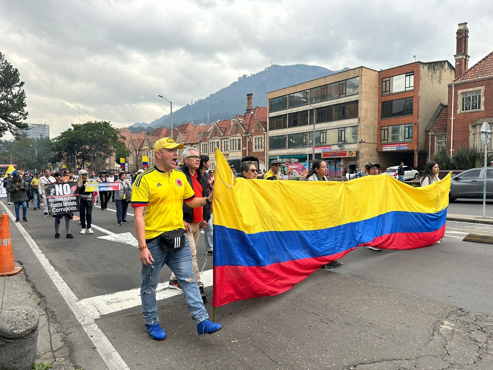Marchas en Bogotá este 8 de febrero. Foto: W Radio