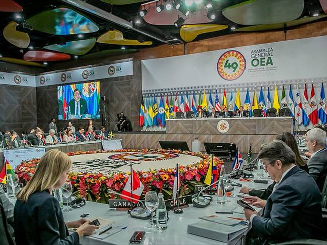 Es lamentable que uno de los países se retirara de la asamblea de la OEA: Diego Pary
