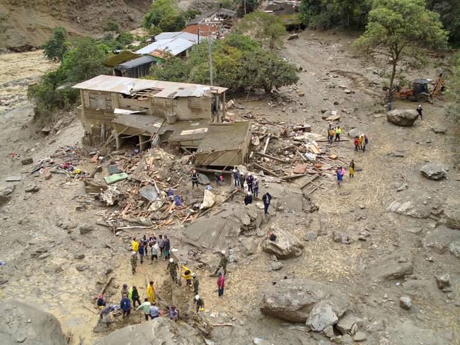 Autoridades evacuaron a 118 familias en Puente Quetame por nueva alerta de avalancha