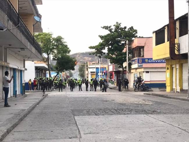 Menores de edad serían instrumentalizados en disturbios durante protestas en Santa Marta . Foto: Gennys Álvarez
