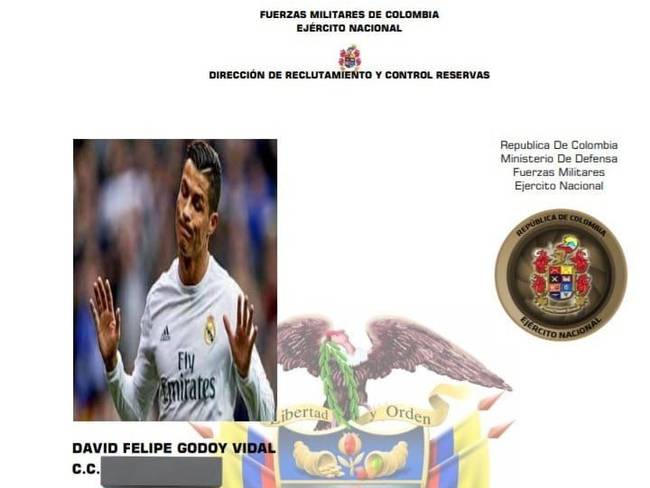 Libreta militar del joven que denuncia que en su documento pusieron una foto de Cristiano Ronaldo. Foto: Suministrada.