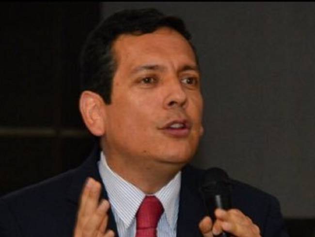 “Cambios que se pretenden hacer carecen de debate”: economista Juan Pablo Herrera