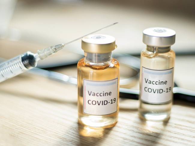 En el mes de junio los privados podrían traer vacunas contra el COVID-19 a Colombia. Foto: Getty Images / SORRASAK JAR TINYO