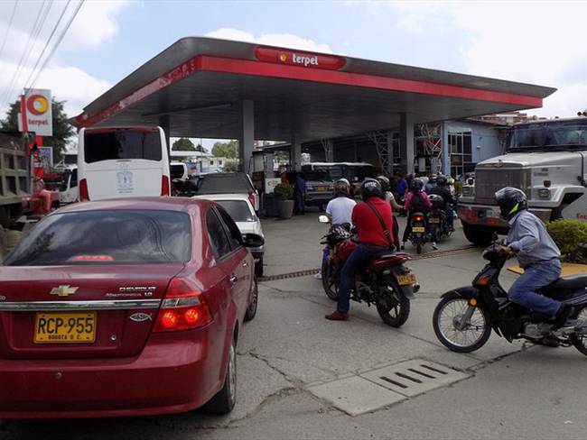 La falta de combustible se ha convertido en una de las necesidades más urgente de la región tras el cierre de la vía Panamericana. Foto: Colprensa