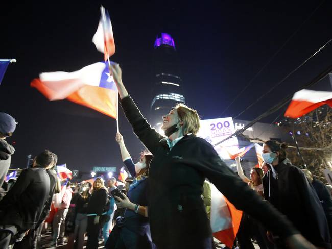 Rechazan nueva Constitución en Chile: ¿qué sigue y qué se puede rescatar del texto?