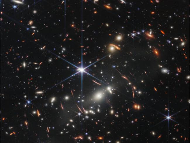 Imagen del universo tomada por el Telescopio Espacial James Webb. Foto: NASA