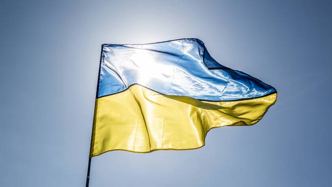 Imagen de referencia de la bandera de Ucrania. Foto: Bloomberg Creative/Getty Images