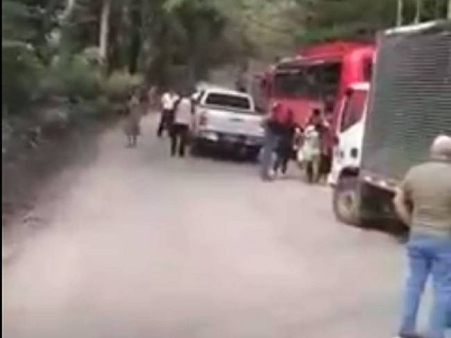 Población civil en medio del fuego cruzado por enfrentamientos en la vía Cúcuta-Tibú- Cortesía 