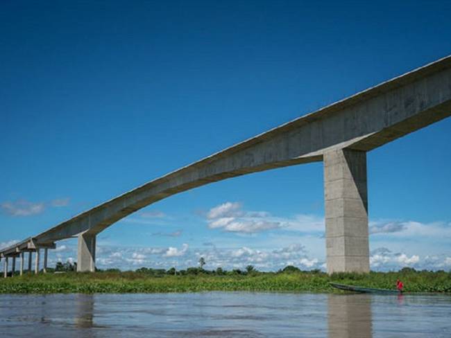 Navieras denuncian que el puente Roncador está afectando la navegación en el río Magdalena