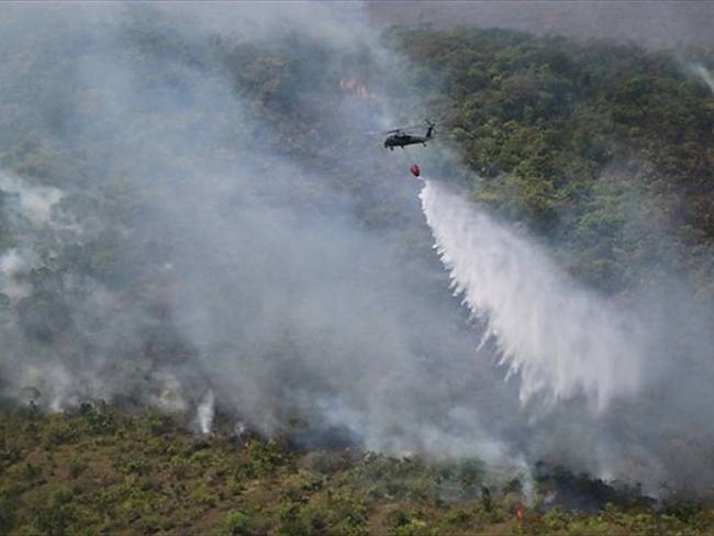 Apagado incendio forestal presentado en el Parque Nacional Natural Sierra de la Macarena. Foto: Colprensa