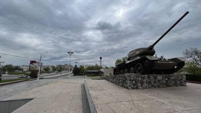 TRANSNISTRIA, MOLDOVA - APRIL 28: A view of Tiraspol, the so-called capital of the Transnistria on April 28, 2022. Transnistria, one of the &quot;frozen crises&quot; in the region after the collapse of the Soviet Union, is on the agenda again while the Russia-Ukraine war continues. The statements of the Russian authorities and the consecutive explosions in the Transnistria region led to speculations that Russia&#039;s next stop after Ukraine would be Moldova. Local people, frightened by the recent explosions and developments in the region, began to leave Transnistria. Meanwhile, after the explosions, Russian-backed separatist groups set up many military checkpoints for precautionary and security purposes in Tiraspol. (Photo by Stringer/Anadolu Agency via Getty Images)
