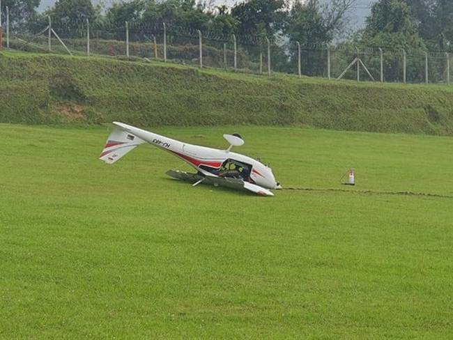 Avioneta se accidentó en el Aeropuerto La Nubia de Manizales. Foto: Bomberos de Manizales